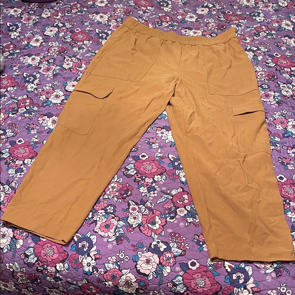 Women’s Tan Cargo Pants